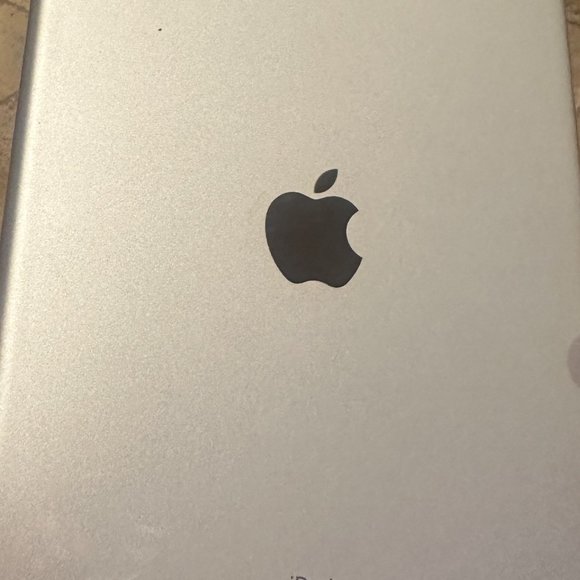 8TH GENERATION iPAD FOR SALE + CHARGER! 📲 - Picture 2 of 4